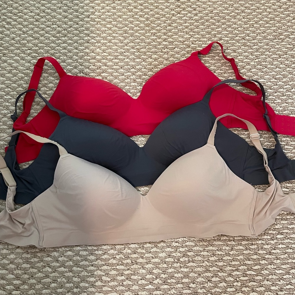 Soma Enbliss Wireless Bra 36DD in excellent condition. Each originally $48.